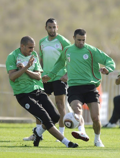 Djebbour forfait, Yahia incertain