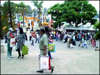 La foire, lieu de distraction pour les algériens !
