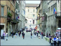 POLOGNE : Les deux pieds et la tête dans l’Europe