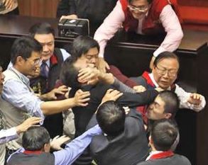 Bagarre générale au parlement taïwanais