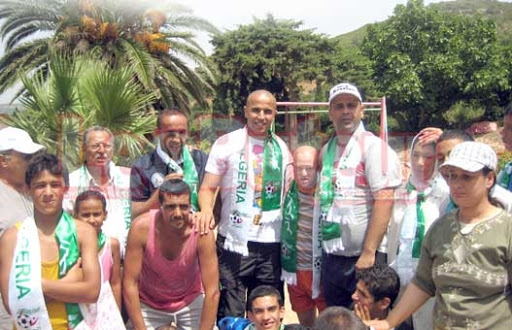 Bougherra chez les enfants cancéreux d’Oran