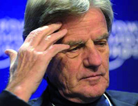 Il suggère à l&rsquo;algérie de s&rsquo;impliquer dans la lutte antiterroriste au sahel :Les bons conseils de notre «ami» Kouchner