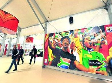 La Fédération a instauré de nouvelles règles durant le Mondial sud-africain : La FIFA entre le compromis politique et la raideur économique