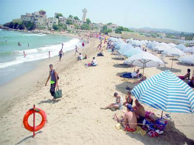 Les camps de toile ouverts aux enfants du sud sont insuffisants Les vacances, entre soleil et flambée des prix