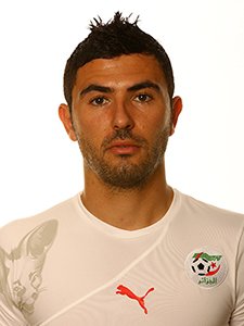 L&rsquo;international algérien Antar Yahia pisté par Bari