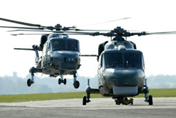 Signature du contrat avec la grand Bretagne  La marine algérienne recevra prochainement 10 hélicoptères « Super Lynx »