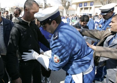 24.000 policiers et 2000 barrages quadrillent Alger