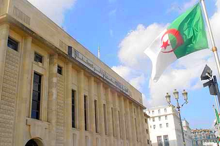 Affaire du drapeau algérien brûlé à Sidi Salem : Le tribunal prononce 17 condamnations en appel