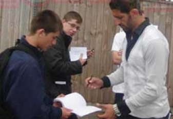 Halliche : «Les Algériens doivent être fiers de mes parents avant d’être fiers de moi»