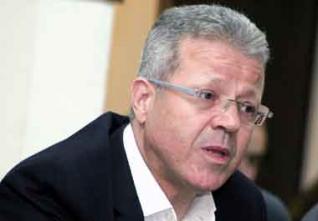 Interdiction de renvoyer les élèves ne portant pas de tablier unifié Benbouzid met en garde les chefs d’établissements