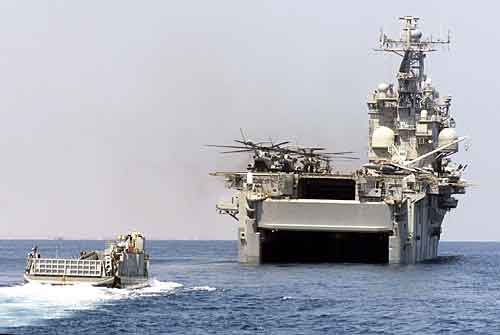 Le porte-hélicoptères américains a fait hier une escale près d’Alger : L’USS Nassau s’ouvre aux militaires algériens