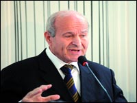 Rebrab présente son projet du complexe sidérurgique à Jijel