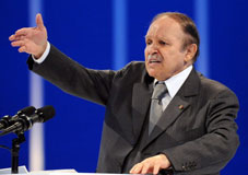 Valorisation du potentiel en hydrocarbures Bouteflika : “J’attends un véritable programme d’action”