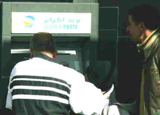 Guichets fermés et usagers pénalisés La poste encore sans argent