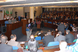 Ils protestent contre les réponses non convaincantes données par les ministres à leurs questions : Les députés veulent le contrôle sur les walis