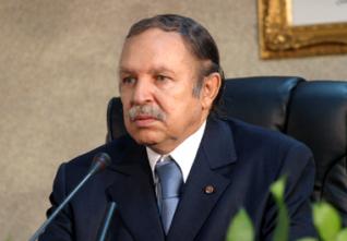 Le président Bouteflika : L’élargissement des terroristes pour la libération d’otages doit être abordé avec «détermination»
