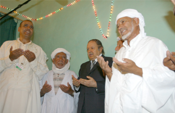 Le Président Bouteflika préside une réunion d&rsquo;évaluation consacrée au secteur des affaires religieuses et du waqf