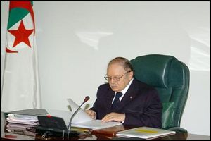 Le président Bouteflika préside une réunion d’évaluation du secteur de l’Industrie, la PME et la Promotion de l’Investissement