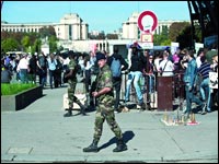 Risque d&rsquo;attentat accru d&rsquo;Al-Qaïda Maghreb : Paris recherche une femme kamikaze