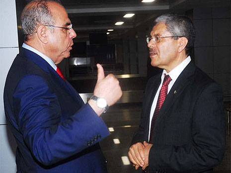 UN entraîneur étranger pour L’EN divise le MJS et la FAF La piste locale privilégiée en attendant 2013