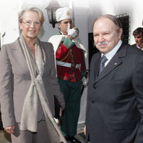 Algérie-France : Le Président Bouteflika reçoit Mme Alliot-Marie