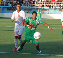 (ASK 2 – MCA 3) Le champion attaque Derrag touché à la tête par une pierre