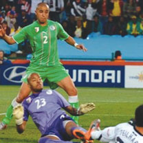 Bougherra  «On doit rentrer au pays avec les 3 points»