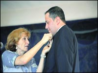 Il a été fait hier chevalier des arts et des lettres Dilem : “Je suis fier d’être Algérien”