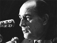 Il s&rsquo;est opposé à la grâce des nationalistes algériens condamnés à mort, Mitterrand, l&rsquo;adepte de la guillotine