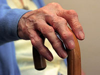 La pension allouée aux personnes âgées portée à 10.000 DA en 2011