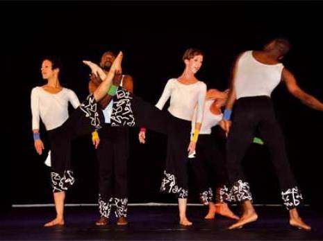 Spectacle du ballet de l&rsquo;ONCI et de la compagnie Americaine Battery dance à la salle El Mougar