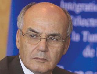 Youcef Yousfi,Le gouvernement investira en masse dans le raffinage