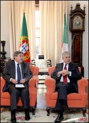 Ahmed Ouyahia s&rsquo;entretient avec son homologue portugais