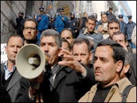 Le conseil extraordinaire du CNAPEST le propose aux enseignants Le retour à la protestation par des “grèves alternatives”