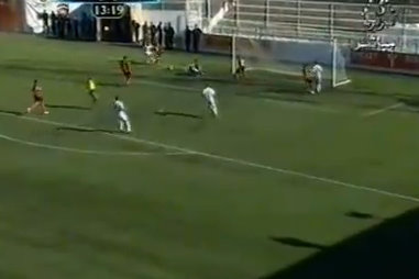 Les buts de la 8 éme journée sous un fond de violence à Chlef et Bordj
