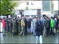 Les élus RCD protestent devant la mairie d’Azazga