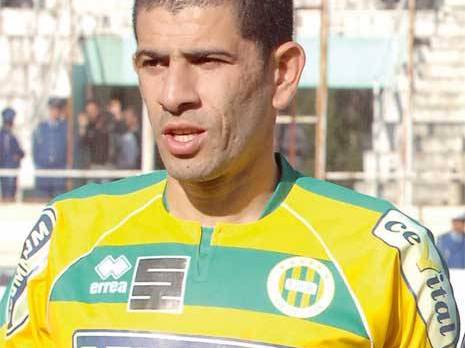 Mohamed Meftah. Défenseur de la JSM Béjaïa «On doit bien négocier tous les matches pour atteindre notre objectif»