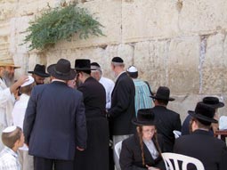 Un ministre Israélien revendique des biens de sa famille en Algérie