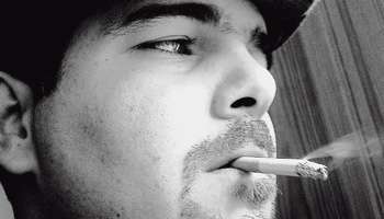 Alger rit de bon coeur