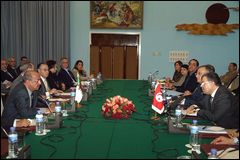 Algérie-Tunisie: accorder un « intérêt accru » au tourisme et à l&rsquo;artisanat