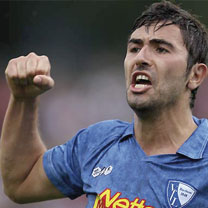 Antar Yahia dispute un match de charité à Athènes