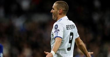 Résumé et buts Real Madrid – Auxerre 4-0 08/12/2010 – Triplé de Benzema