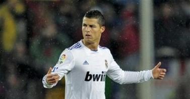 Résumé et buts Zaragoza 1-3 Real Madrid 12/12/2010