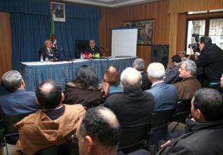 Réunion du comité de coordination du FLN : Vers la fin du cumul des fonctions