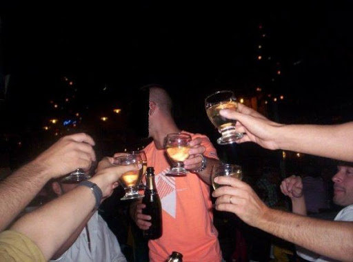 Réveillon du jour de l’an en Algérie : Des soirées à 25.000DA et des bûches à 3.000DA