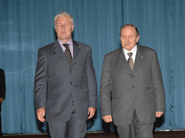 Wikileaks Algérie :Intelligence économique, corruption et dépêches diplomatiques