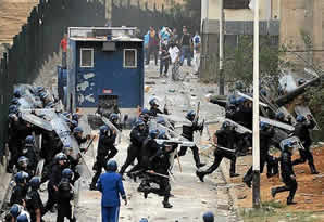 Climat insurrectionnel à Akbou (Béjaia) : Le siège du tribunal attaqué, le commissariat assiégé