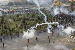 Egypte: 15.000 manifestants au Caire où la police a tiré des gaz lacrymogènes