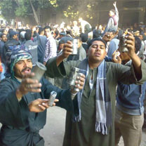 Egypte : Poursuite des manifestations, le président Moubarak tente de reprendre l’initiative