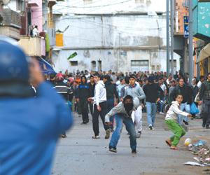 la flambée des prix suscite la colère de la population,émeutes à oran